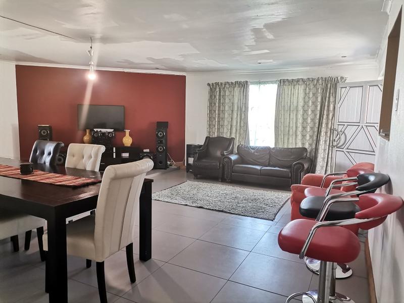 To Let 3 Bedroom Property for Rent in Mandalay Western Cape